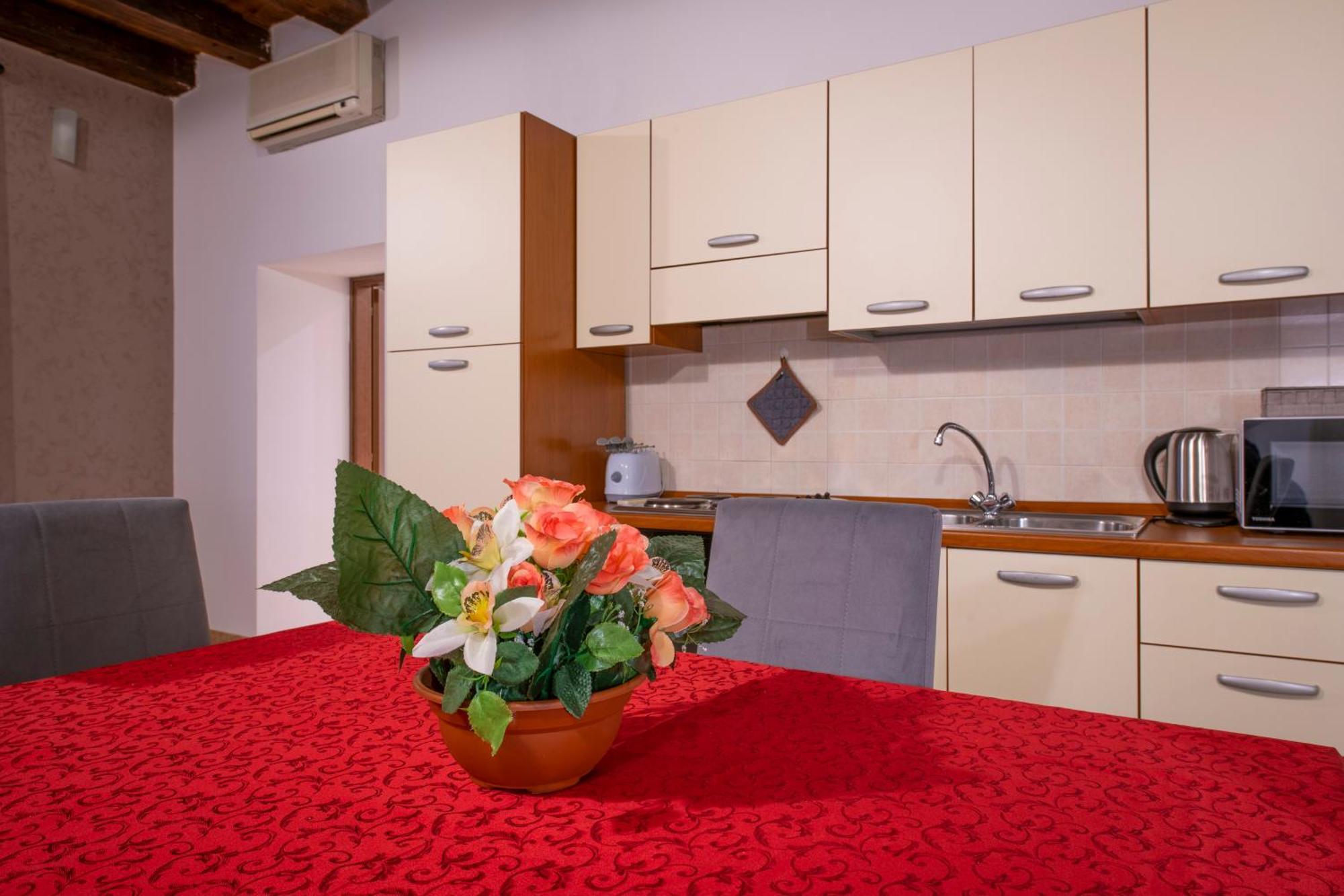 Palace Home Mazzini Verona Center 1 Eksteriør billede
