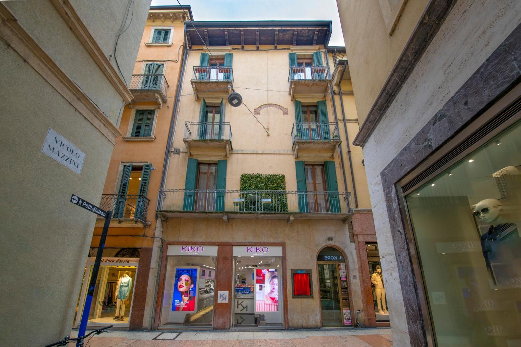 Palace Home Mazzini Verona Center 1 Eksteriør billede